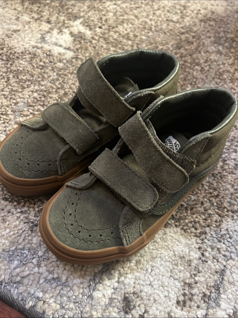 Vans Kids Olive Suede Hook-and-Loop Sneakers with Gum Sole